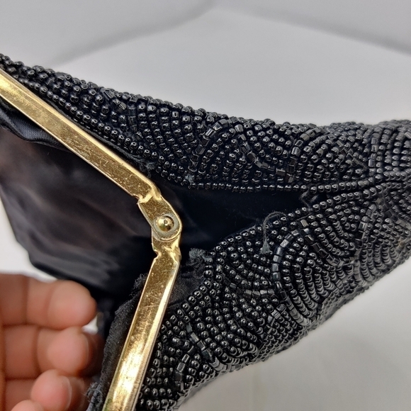 Vintage Beaded Clutch Handbag Pure Black, Satin Lining Chain Pocket Clasp Top - Picture 4 of 16